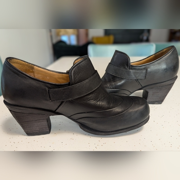 Fluevog 8W, Faith (Hopefuls) 2017, EUC - Picture 3 of 9